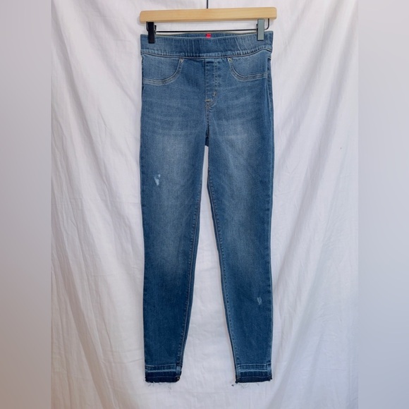 Spanx Medium Wash Distressed Ankle Skinny Jeans size small - Picture 2 of 7